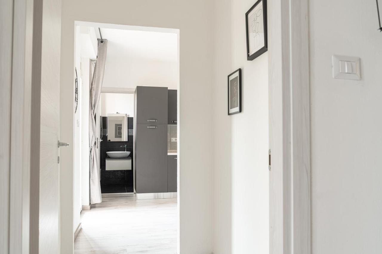 Almi - Guest Apartment Porto Torres Buitenkant foto