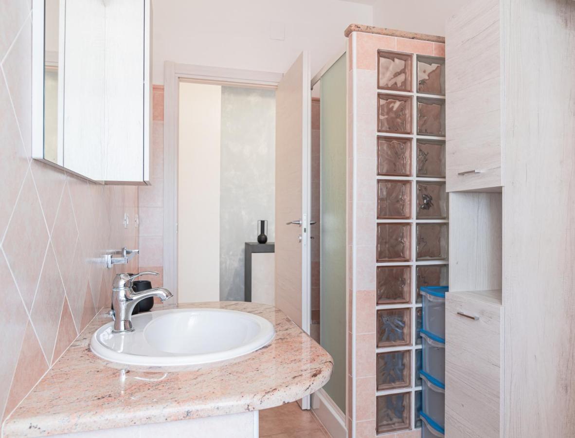 Almi - Guest Apartment Porto Torres Buitenkant foto