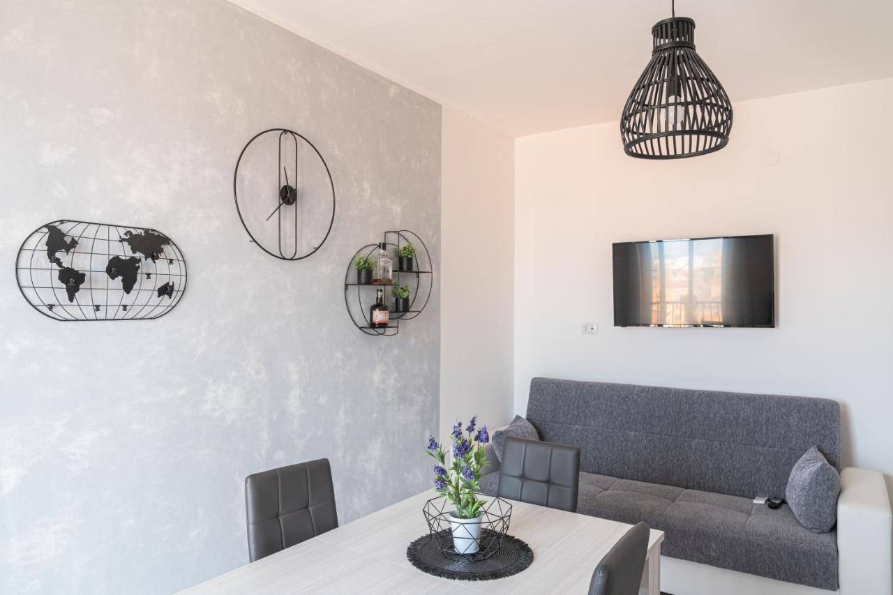 Almi - Guest Apartment Porto Torres Buitenkant foto