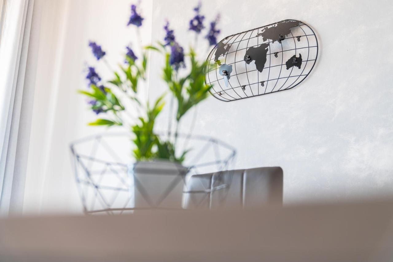 Almi - Guest Apartment Porto Torres Buitenkant foto