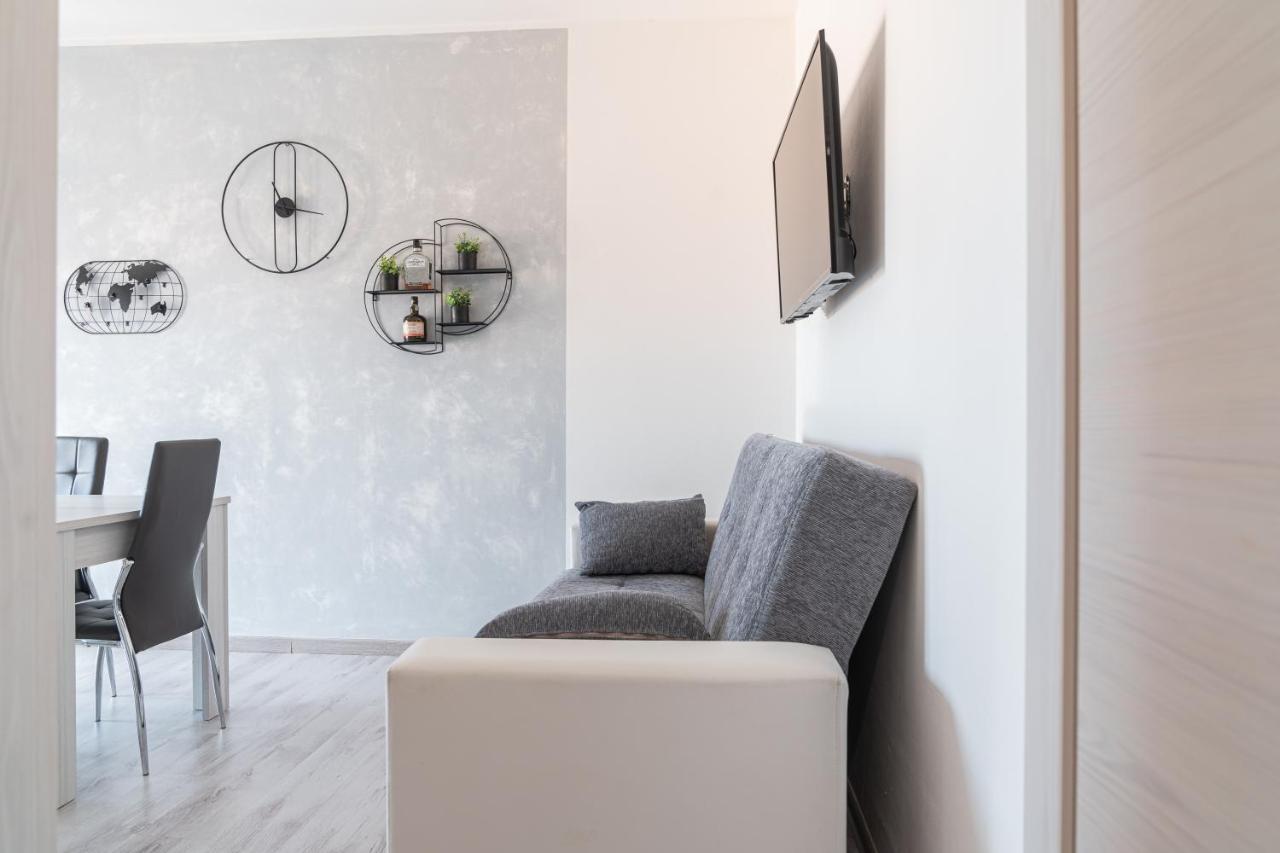 Almi - Guest Apartment Porto Torres Buitenkant foto